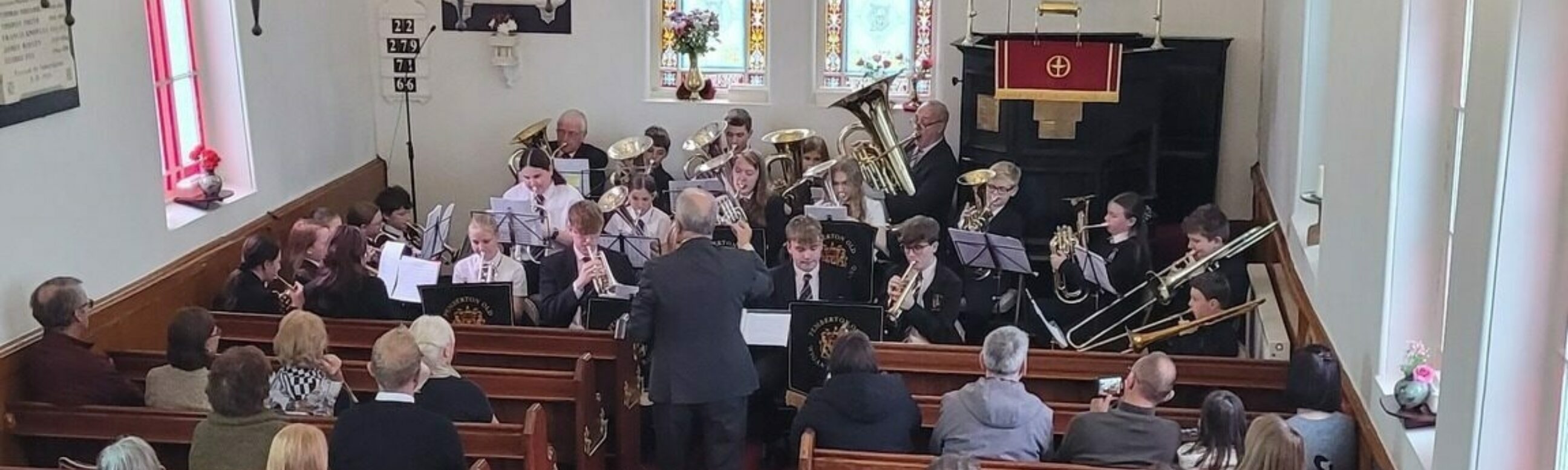 Good attendance to the concert with over 80 people